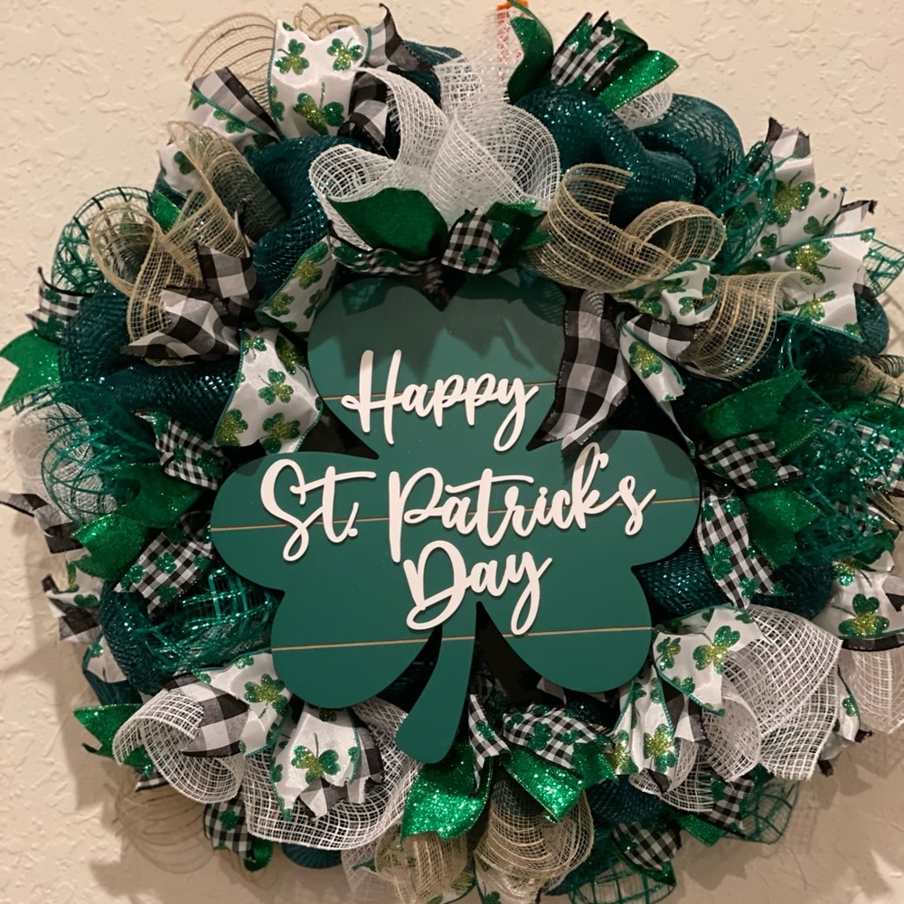 HAPPY St. Patrick’s Day wreath multi tonal Greens white, Buffalo check, naturals